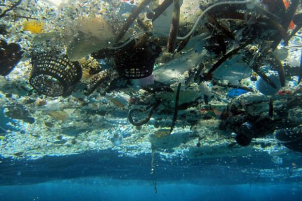 plastic ocean01
